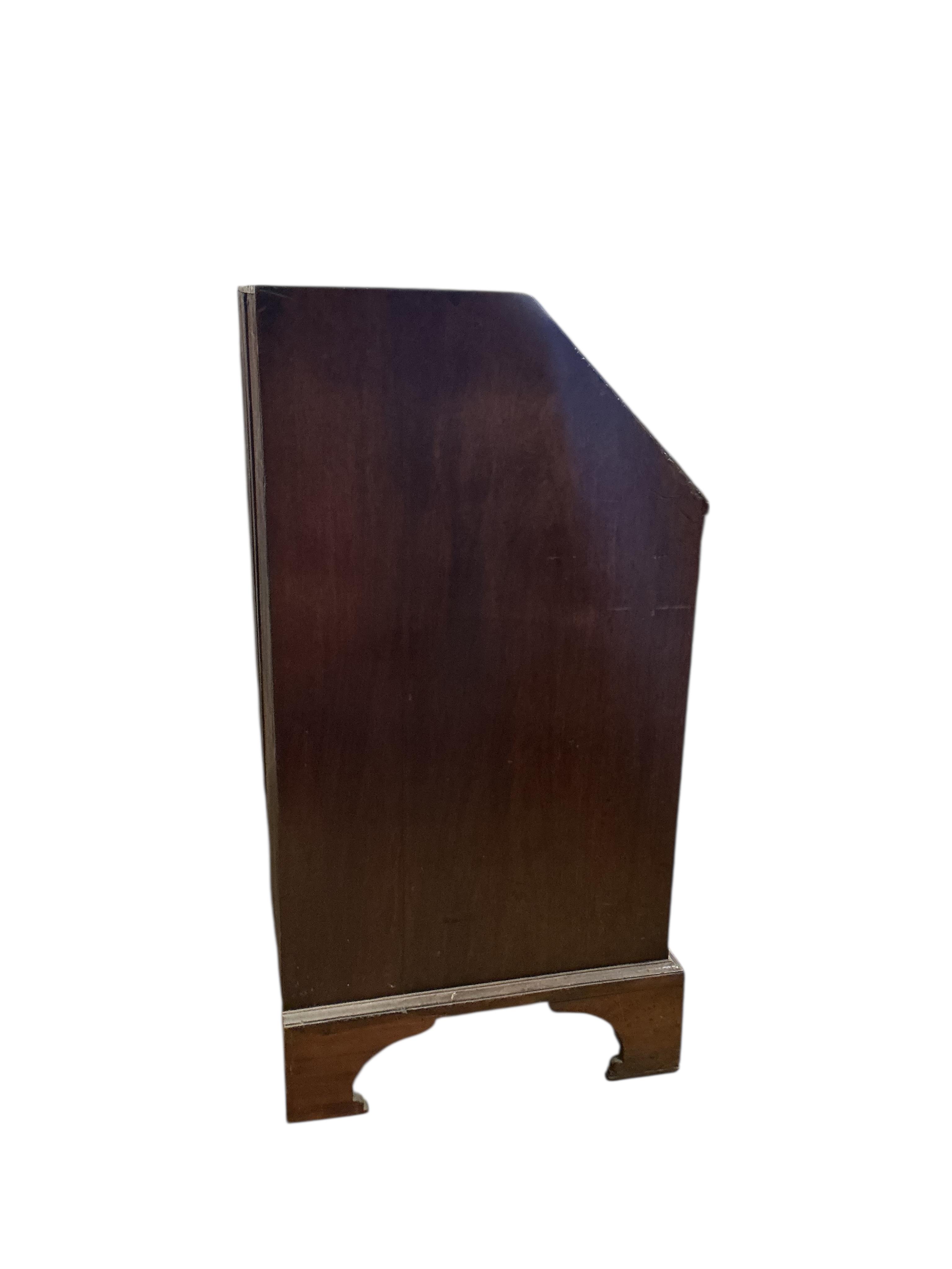 A George III mahogany bureau, width 110cm, depth 55cm, height 106cm